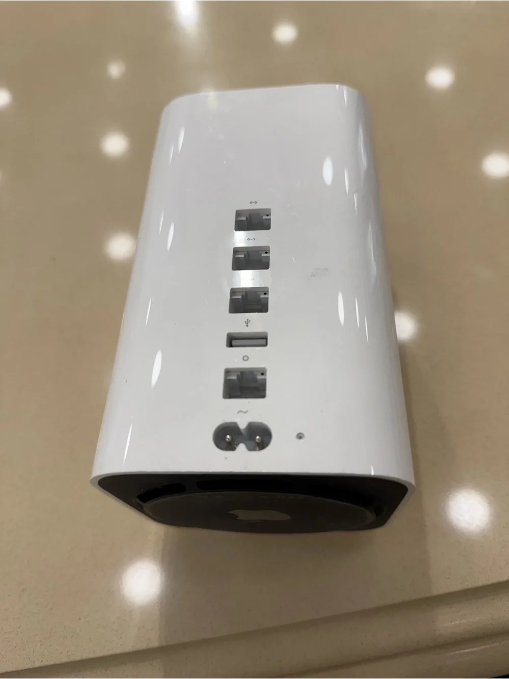 Apple White Tower Wireless Router with Multiple Ethernet Ports